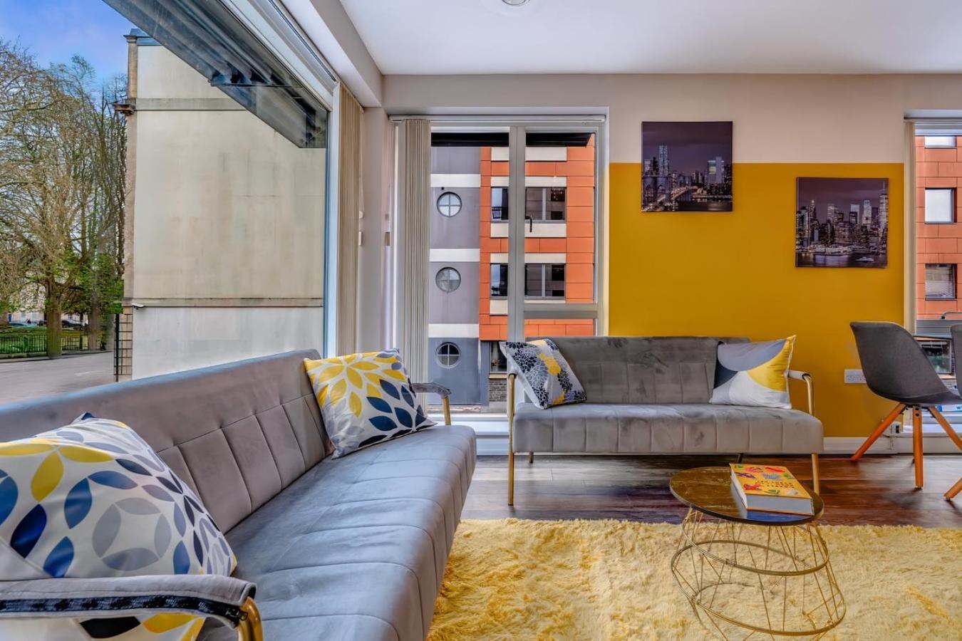 Iconic Garden Apt, Steps From City Centre & Cafes Μπρίστολ Εξωτερικό φωτογραφία